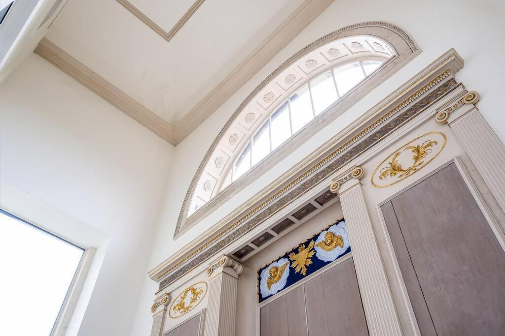 Stunning 2 Bedroom Apartment In Converted Chapel Bath Exterior photo